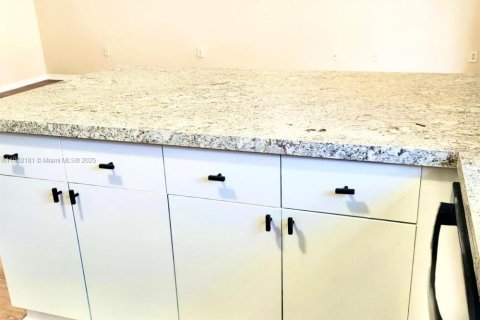 Townhouse in Homestead, Florida 3 bedrooms, 153.94 sq.m. № 1953732 - photo 3