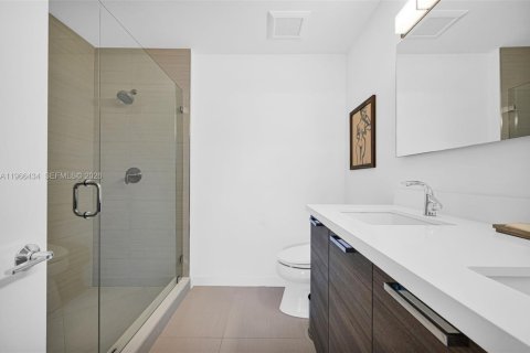 Condo in Deerfield Beach, Florida, 2 bedrooms  № 2045970 - photo 25