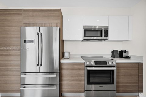 Condo in Deerfield Beach, Florida, 2 bedrooms  № 2045970 - photo 16