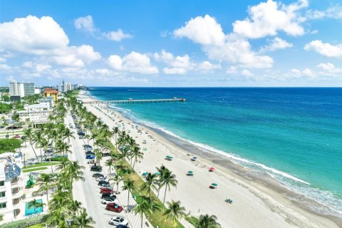 Condo in Deerfield Beach, Florida, 2 bedrooms  № 2045970 - photo 2