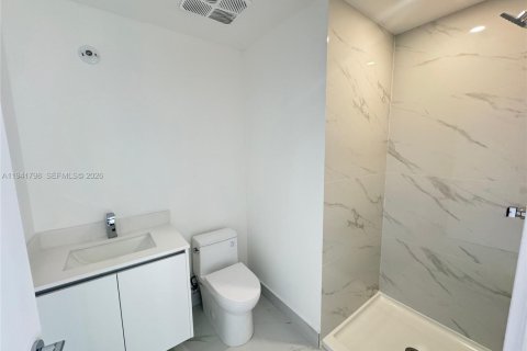 Copropriété à louer à Miami, Floride: 5 chambres, 240.06 m2 № 1999083 - photo 27