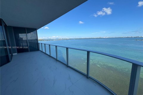 Copropriété à louer à Miami, Floride: 5 chambres, 240.06 m2 № 1999083 - photo 7