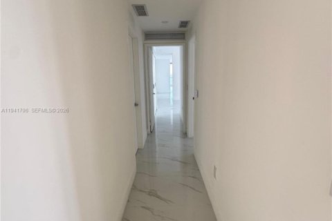 Copropriété à louer à Miami, Floride: 5 chambres, 240.06 m2 № 1999083 - photo 18