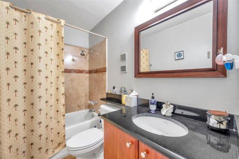 Купить кондоминиум в Сент-Питерсберг, Флорида 6 комнат, 71.91м2, № 1365178 - фото 19