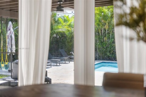 House in Hollywood, Florida 3 bedrooms, 161.09 sq.m. № 1891621 - photo 9