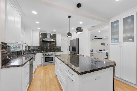 House in Hollywood, Florida 3 bedrooms, 161.09 sq.m. № 1891621 - photo 20