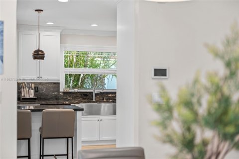 House in Hollywood, Florida 3 bedrooms, 161.09 sq.m. № 1891621 - photo 14