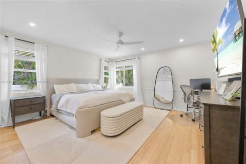 House in Hollywood, Florida 3 bedrooms, 161.09 sq.m. № 1891621 - photo 30