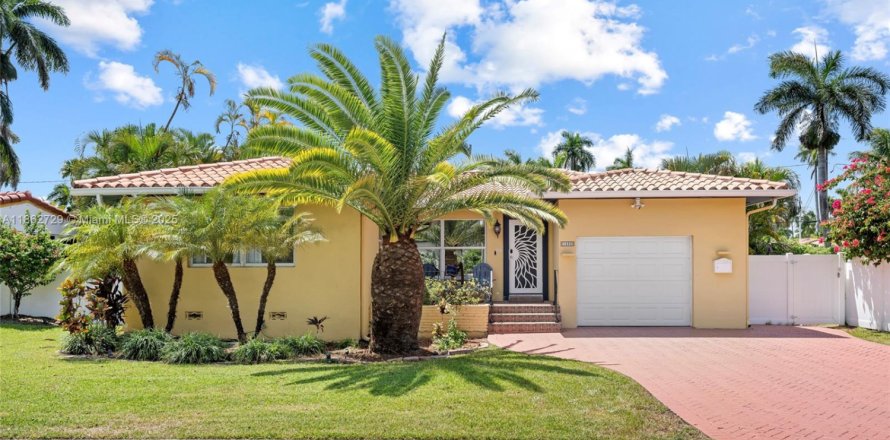 Casa en Hollywood, Florida 3 dormitorios, 161.09 m2 № 1891621