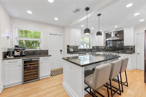 House in Hollywood, Florida 3 bedrooms, 161.09 sq.m. № 1891621 - photo 18