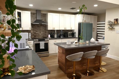 Купить таунхаус в Уэстон, Флорида 3 спальни, 130.99м2, № 2002004 - фото 16