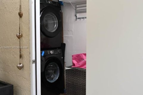 Купить таунхаус в Уэстон, Флорида 3 спальни, 130.99м2, № 2002004 - фото 12