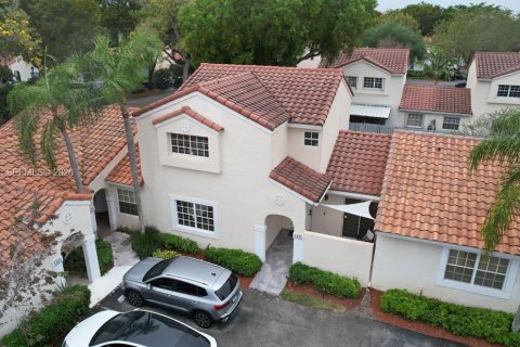 Купить таунхаус в Уэстон, Флорида 3 спальни, 130.99м2, № 2002004 - фото 3