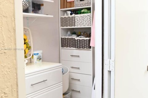 Купить таунхаус в Уэстон, Флорида 3 спальни, 130.99м2, № 2002004 - фото 13