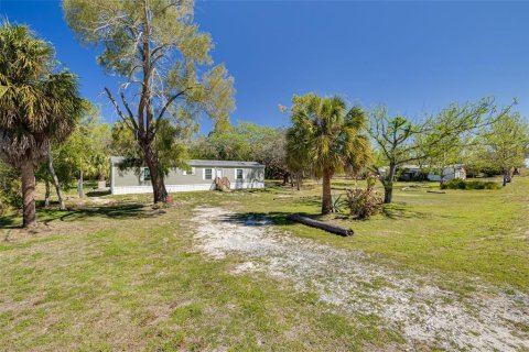 Commercial property in Hudson, Florida 3 bedrooms, 102.19 sq.m. № 1648753 - photo 8
