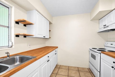 Commercial property in Saint Petersburg, Florida 4 bedrooms, 144.93 sq.m. № 2399042 - photo 30