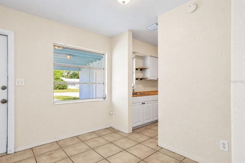 Commercial property in Saint Petersburg, Florida 4 bedrooms, 144.93 sq.m. № 2399042 - photo 28