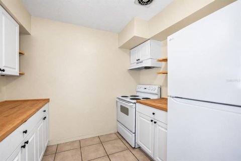 Commercial property in Saint Petersburg, Florida 4 bedrooms, 144.93 sq.m. № 2399042 - photo 29