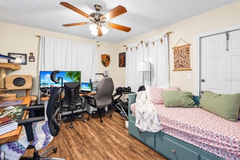 Commercial property in Saint Petersburg, Florida 4 bedrooms, 144.93 sq.m. № 2399042 - photo 19