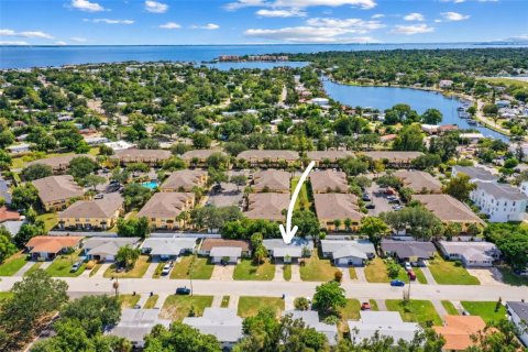 Commercial property in Saint Petersburg, Florida 4 bedrooms, 144.93 sq.m. № 2399042 - photo 5