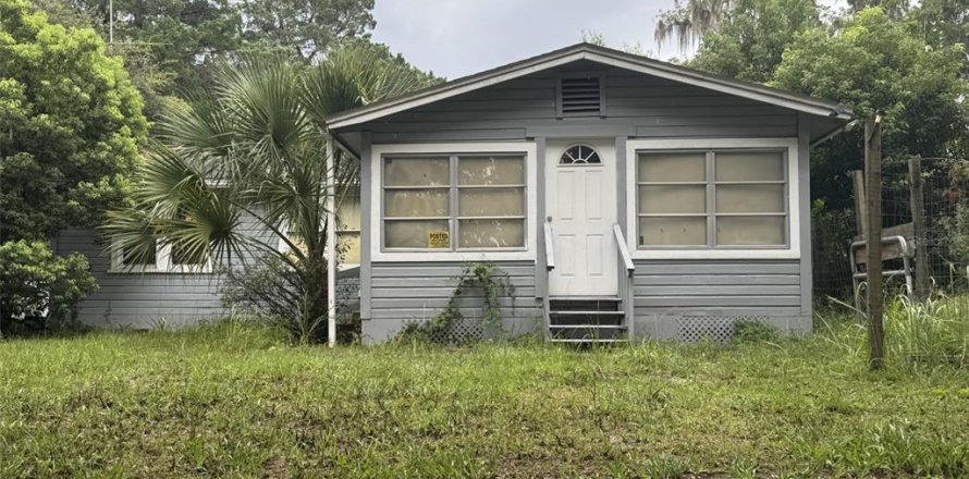 House in Waldo, Florida 2 bedrooms, 111.85 sq.m. № 2313371