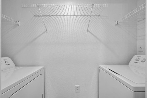 Condo in Orlando, Florida, 2 bedrooms № 2277502 - photo 18