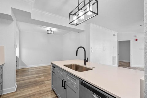 Condo in Orlando, Florida, 2 bedrooms № 2277502 - photo 7