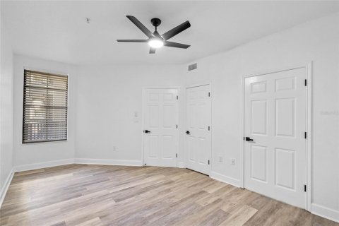 Condo in Orlando, Florida, 2 bedrooms № 2277502 - photo 15