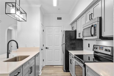 Condo in Orlando, Florida, 2 bedrooms № 2277502 - photo 6