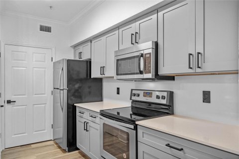 Condo in Orlando, Florida, 2 bedrooms № 2277502 - photo 4