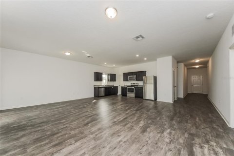 Casa en alquiler en Haines City, Florida, 3 dormitorios, 151.99 m2 № 1803998 - foto 5