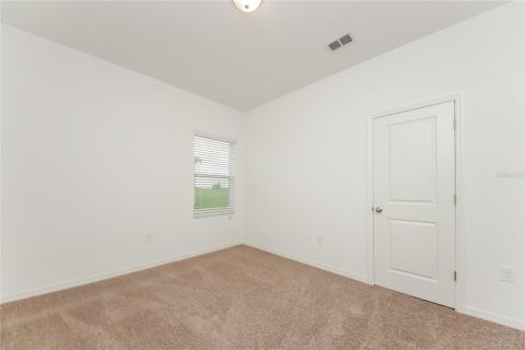 Casa en alquiler en Haines City, Florida, 3 dormitorios, 151.99 m2 № 1803998 - foto 12