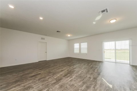Casa en alquiler en Haines City, Florida, 3 dormitorios, 151.99 m2 № 1803998 - foto 4
