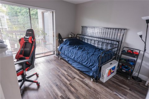 Condo in Miami, Florida, 3 bedrooms  № 1993124 - photo 9