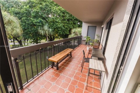 Condo in Miami, Florida, 3 bedrooms  № 1993124 - photo 7