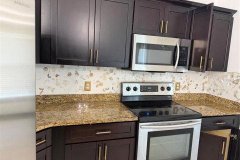 Villa ou maison à vendre à Poinciana, Floride: 3 chambres, 140.19 m2 № 2399015 - photo 6