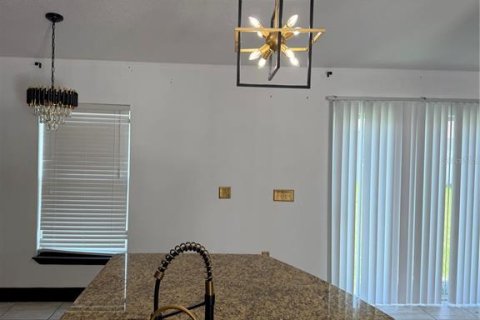 Villa ou maison à vendre à Poinciana, Floride: 3 chambres, 140.19 m2 № 2399015 - photo 7