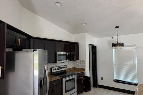 Villa ou maison à vendre à Poinciana, Floride: 3 chambres, 140.19 m2 № 2399015 - photo 5