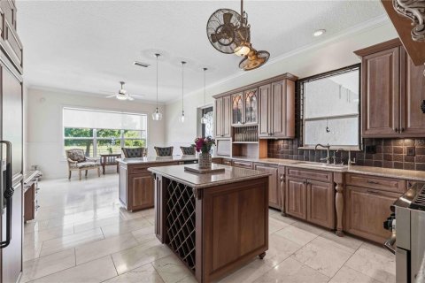 House in Bradenton, Florida 4 bedrooms, 377.37 sq.m. № 2150348 - photo 20