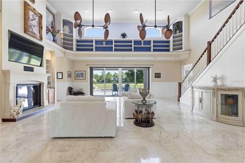 House in Bradenton, Florida 4 bedrooms, 377.37 sq.m. № 2150348 - photo 8