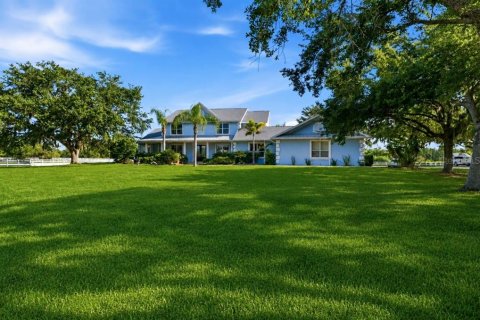 House in Bradenton, Florida 4 bedrooms, 377.37 sq.m. № 2150348 - photo 3