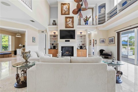 House in Bradenton, Florida 4 bedrooms, 377.37 sq.m. № 2150348 - photo 15