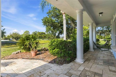 House in Bradenton, Florida 4 bedrooms, 377.37 sq.m. № 2150348 - photo 5