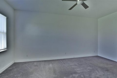 House in Davenport, Florida 4 bedrooms, 261.15 sq.m. № 2337269 - photo 14