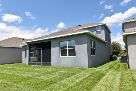 House in Davenport, Florida 4 bedrooms, 261.15 sq.m. № 2337269 - photo 30