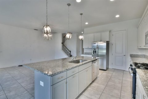 House in Davenport, Florida 4 bedrooms, 261.15 sq.m. № 2337269 - photo 5