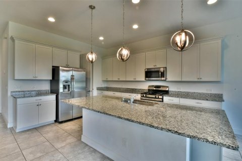 House in Davenport, Florida 4 bedrooms, 261.15 sq.m. № 2337269 - photo 3