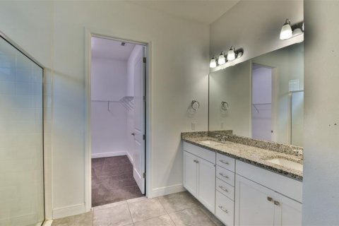 House in Davenport, Florida 4 bedrooms, 261.15 sq.m. № 2337269 - photo 15