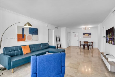 Снять в аренду квартиру в Майами-Бич, Флорида 2 спальни, 105.91м2, № 1986015 - фото 2