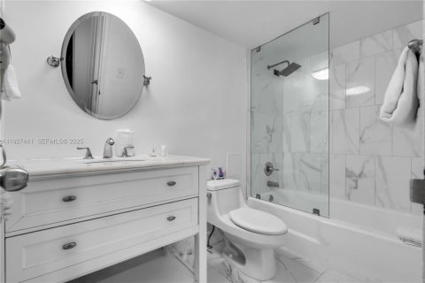 Снять в аренду квартиру в Майами-Бич, Флорида 2 спальни, 105.91м2, № 1986015 - фото 7